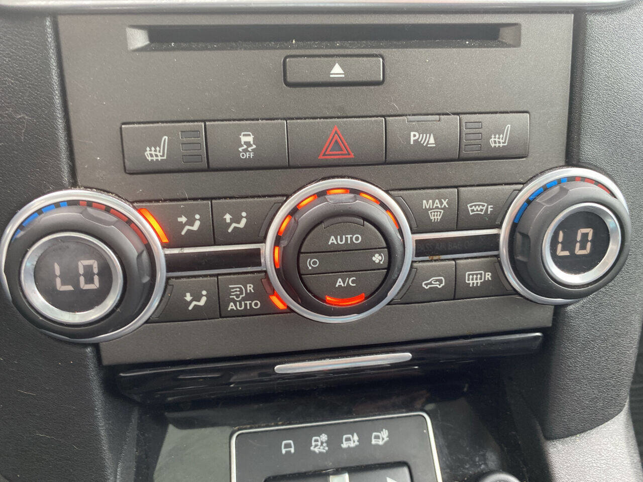 Used 2016 Land Rover LR4 HSE Silver Edition image 29