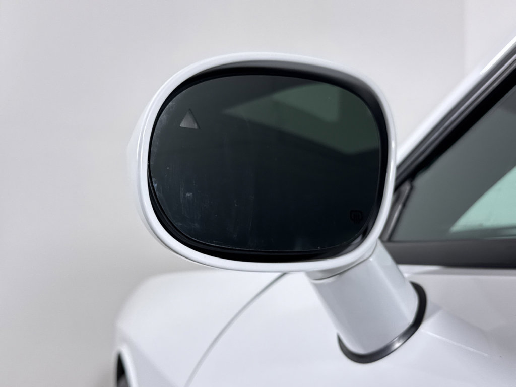 Used 2016 Dodge Challenger SRT w/ Technology Group image 27