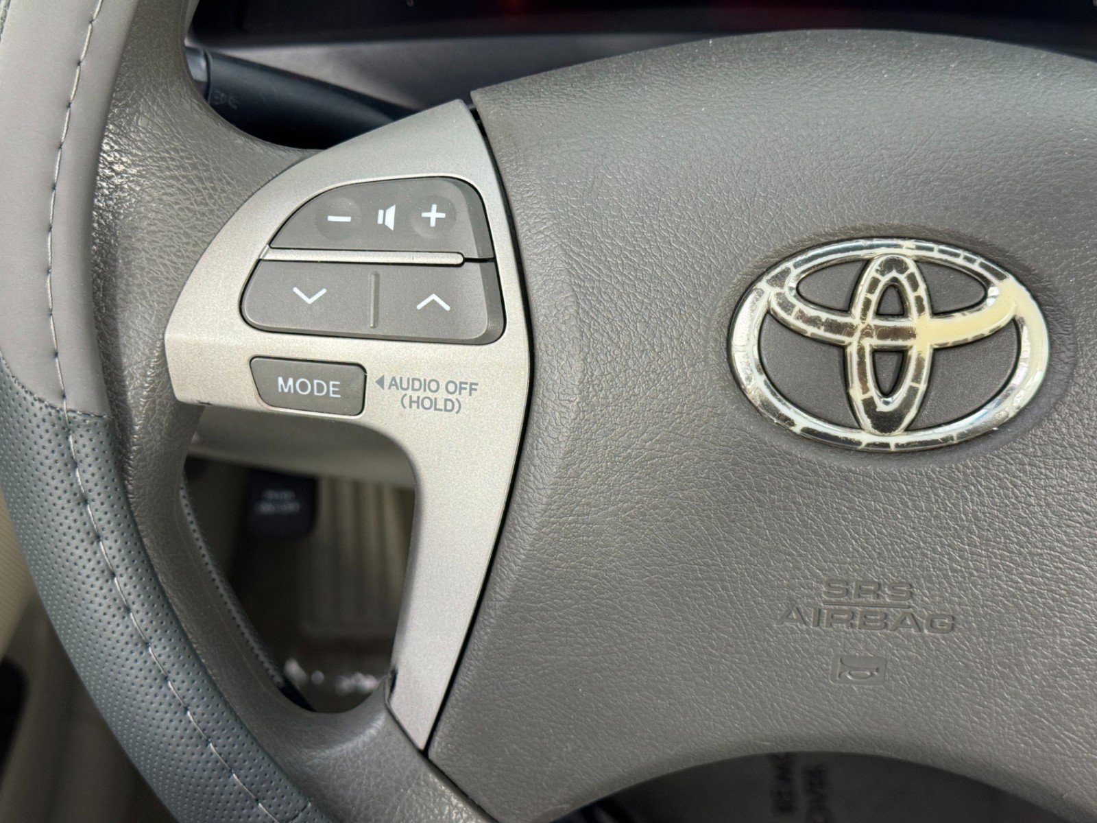 Used 2011 Toyota Camry LE w/ LE Extra-Value Pkg image 17