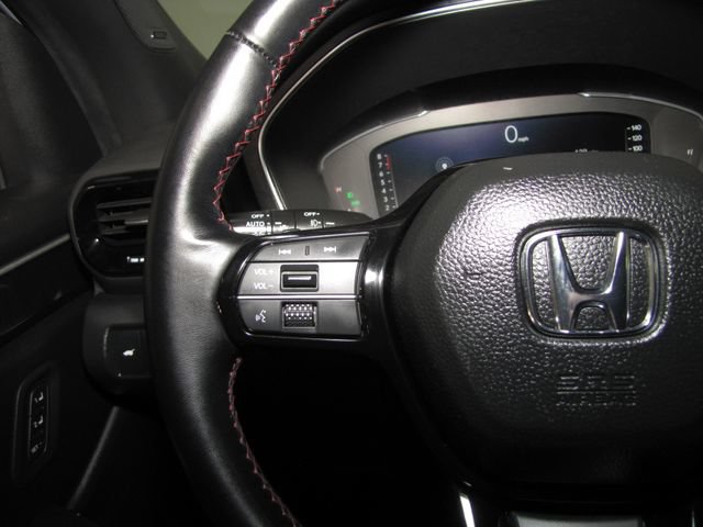 Certified 2025 Honda Pilot Black Edition image 5
