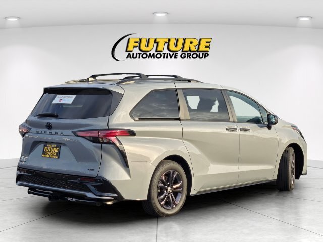 Certified 2025 Toyota Sienna XSE w/ XSE Plus Package AWD/4WD image 5