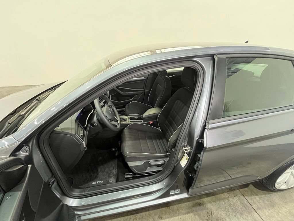 Used 2022 Volkswagen Jetta Sport FWD image 18