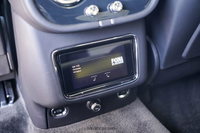 Used 2021 Bentley Bentayga AWD/4WD image 41