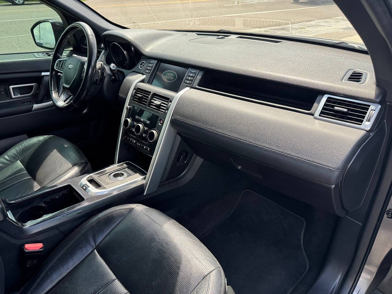 Used 2018 Land Rover Discovery Sport HSE AWD/4WD image 19