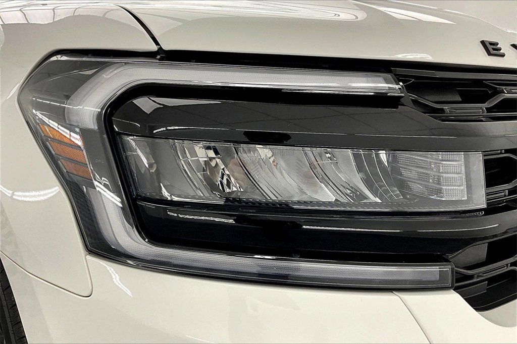 Used 2022 Ford Expedition Max Limited image 30