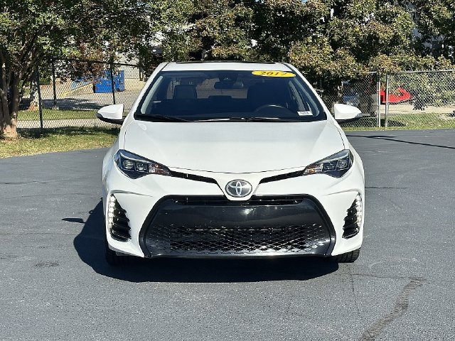 Used 2017 Toyota Corolla SE w/ Carpet Mat Package (TMS) FWD image 2