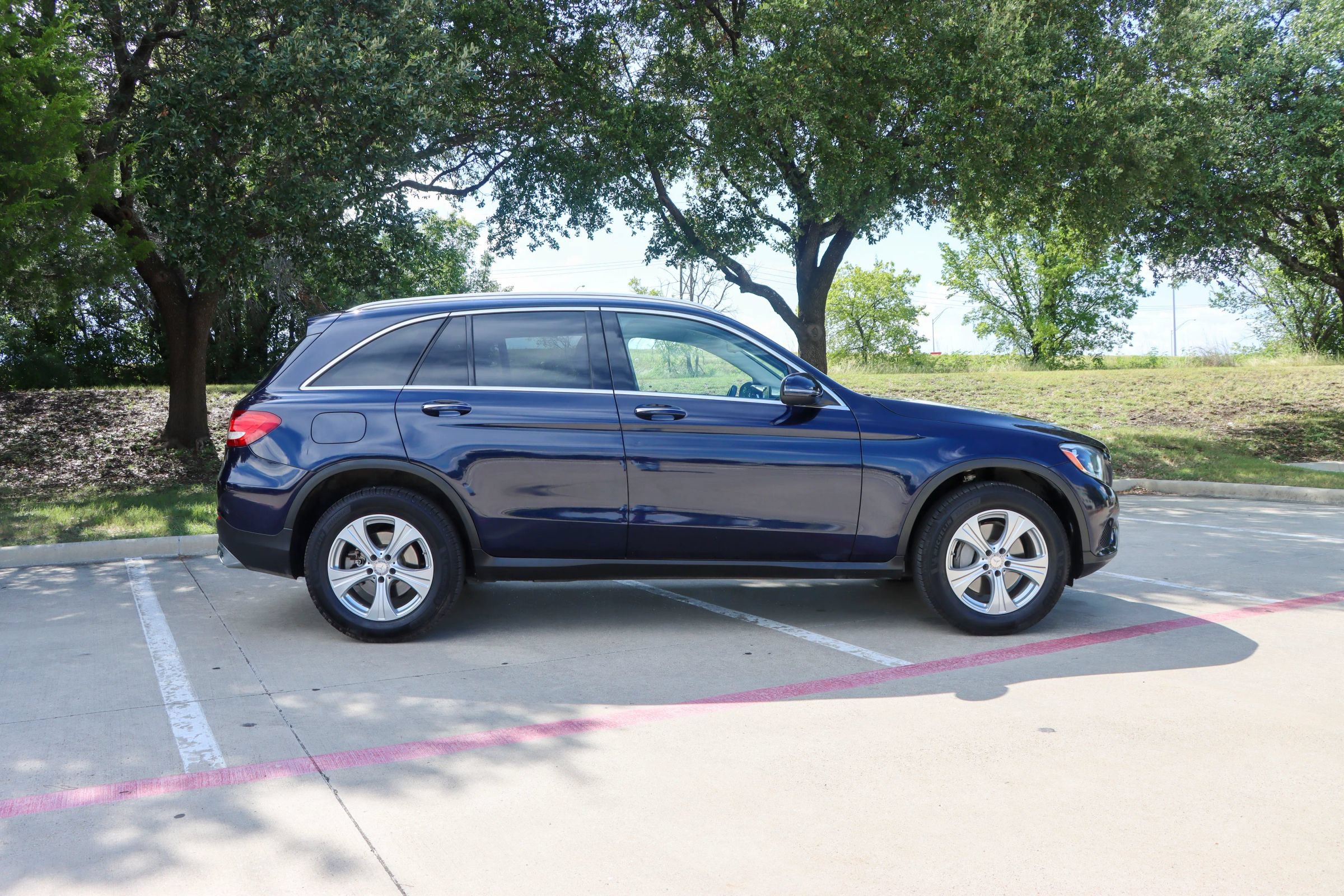 Used 2016 Mercedes-Benz GLC 300 w/ Multimedia Package image 8