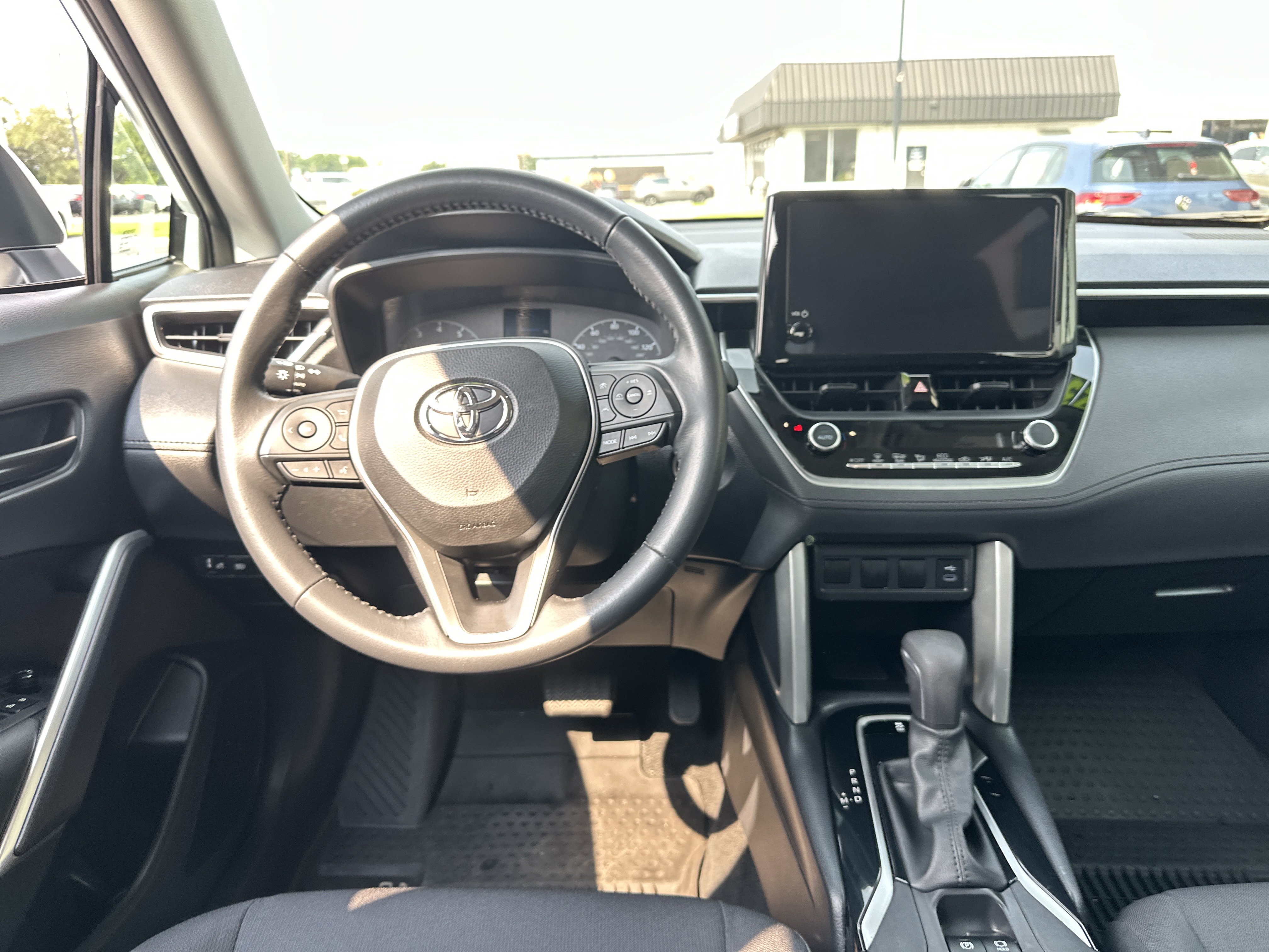 Used 2023 Toyota Corolla Cross LE FWD image 15