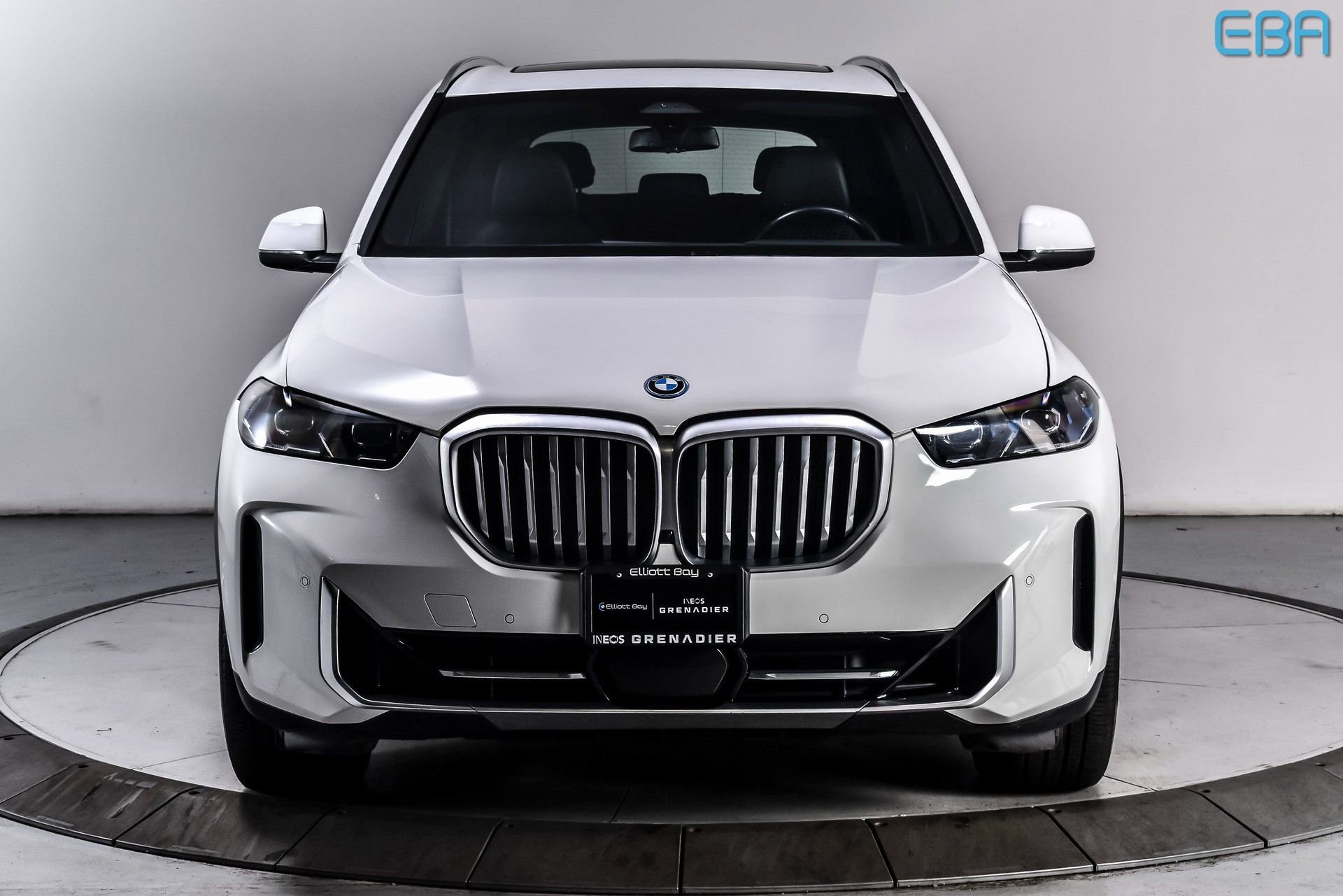 Used 2025 BMW X5 xDrive50e image 8