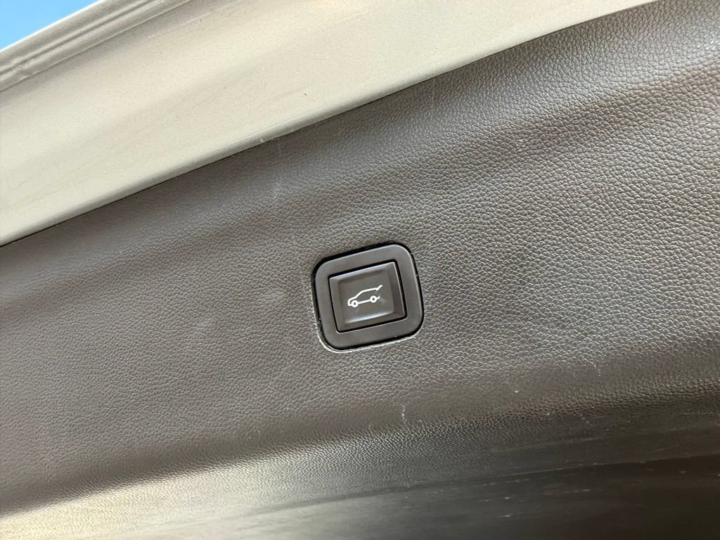 Used 2019 Buick Enclave Essence FWD image 12