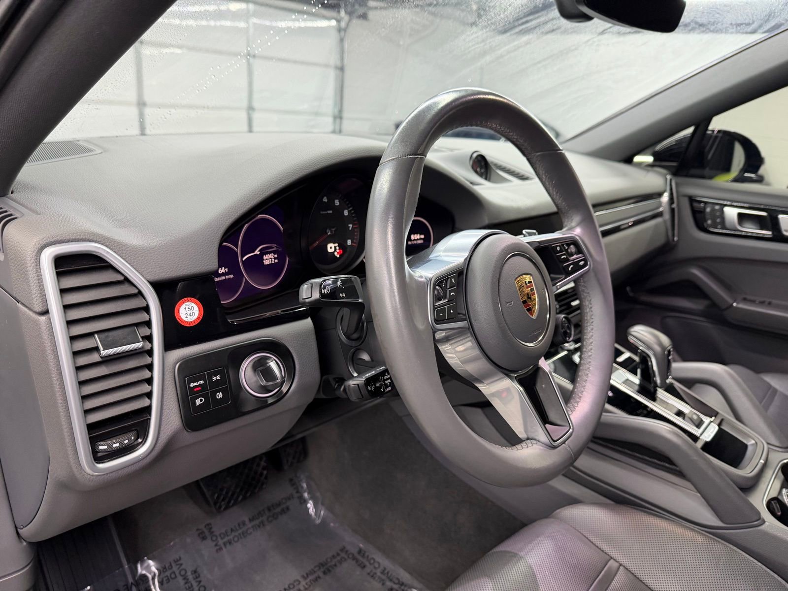 Used 2023 Porsche Cayenne Coupe image 17