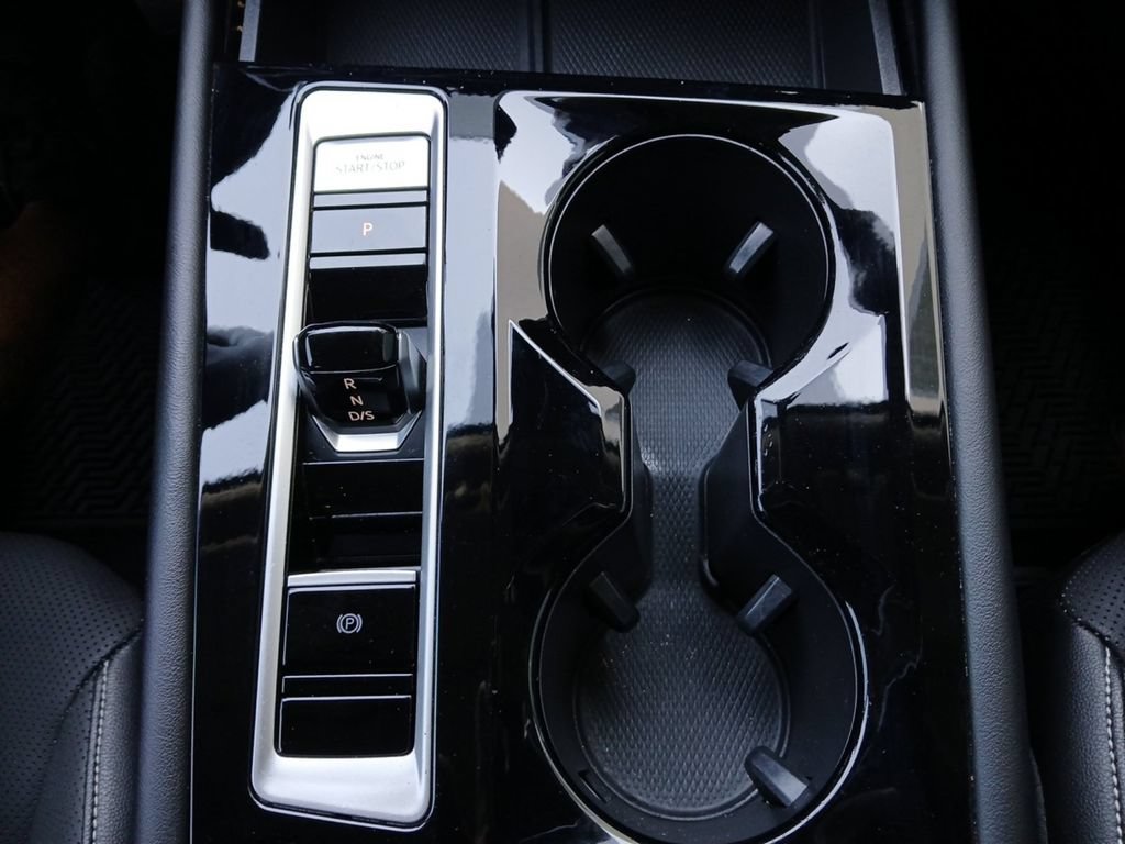 Used 2024 Volkswagen Atlas SE FWD image 10