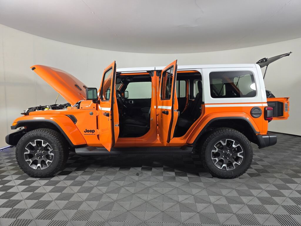 New 2026 Jeep Wrangler Unlimited Sahara w/ Whitecap Package AWD/4WD image 19