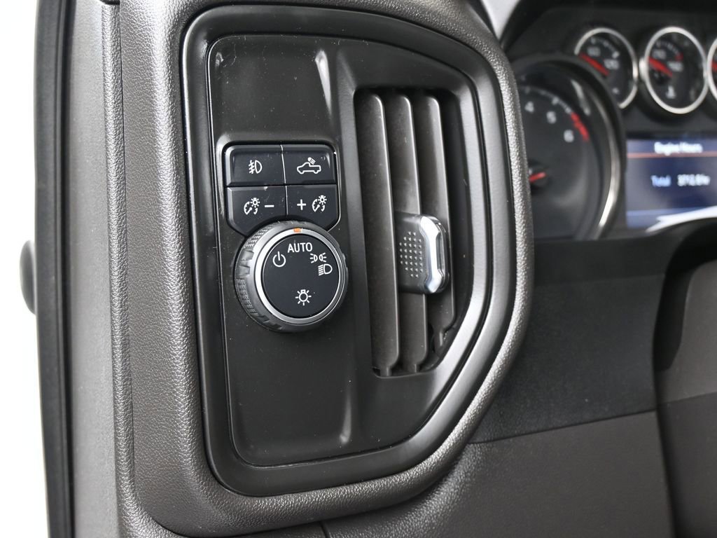 Used 2022 Chevrolet Silverado 1500 Custom w/ Safety Confidence Package image 15
