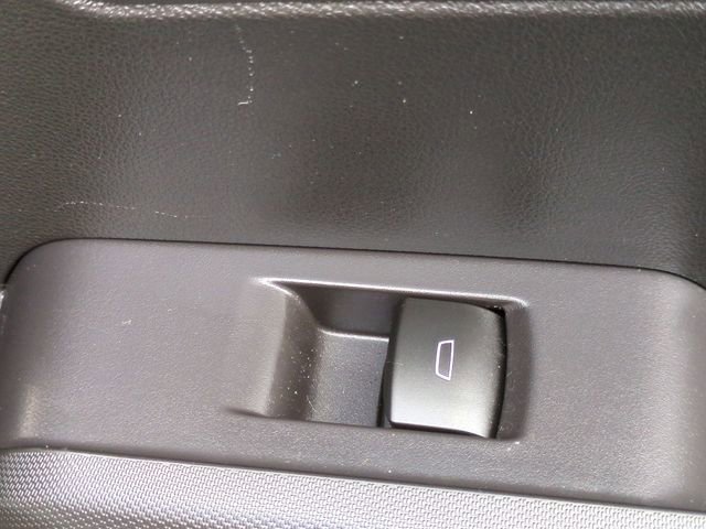 Used 2023 Chevrolet Colorado Z71 image 33