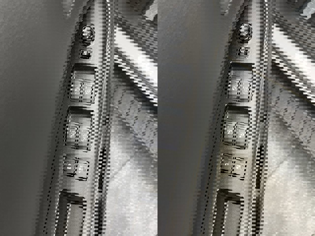 Certified 2022 Chevrolet Colorado LT w/ LT Convenience Package image 8