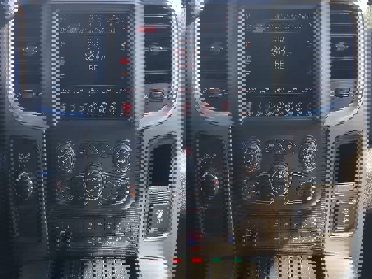 Used 2017 RAM 2500 Limited image 27