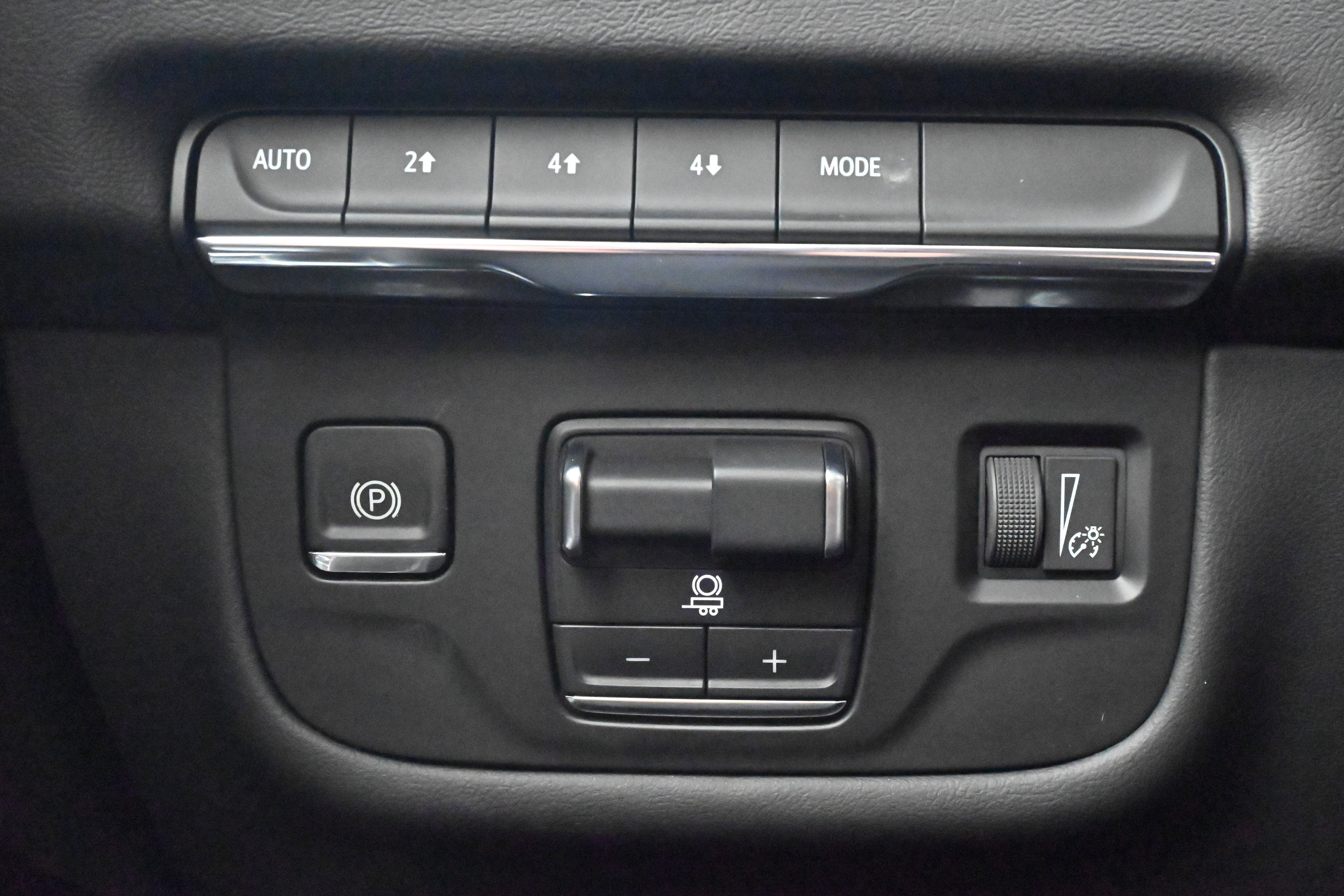 Used 2025 Cadillac Escalade ESV Sport image 24