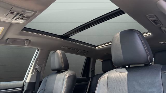 Used 2019 Toyota Highlander Limited Platinum AWD/4WD image 35