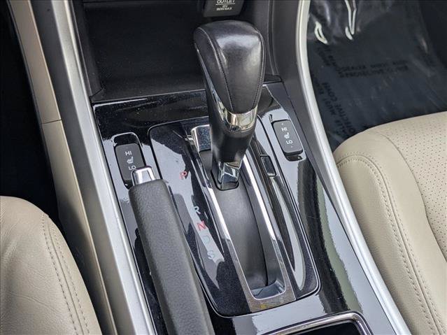 Used 2016 Honda Accord Touring image 12