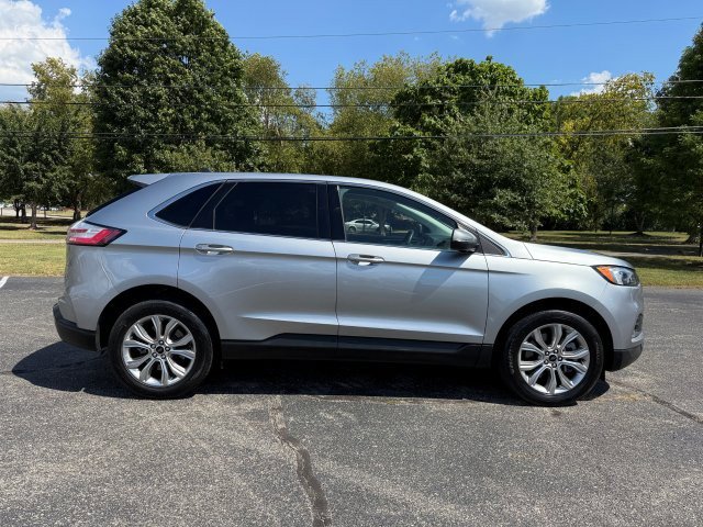 Used 2024 Ford Edge Titanium AWD/4WD image 7
