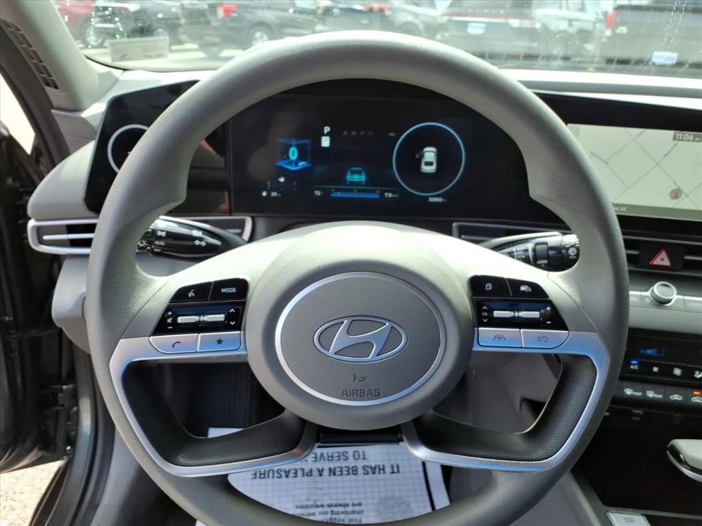 Used 2024 Hyundai Elantra SEL image 20