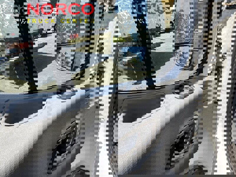 Used 2017 Ford Transit 150 XL image 14