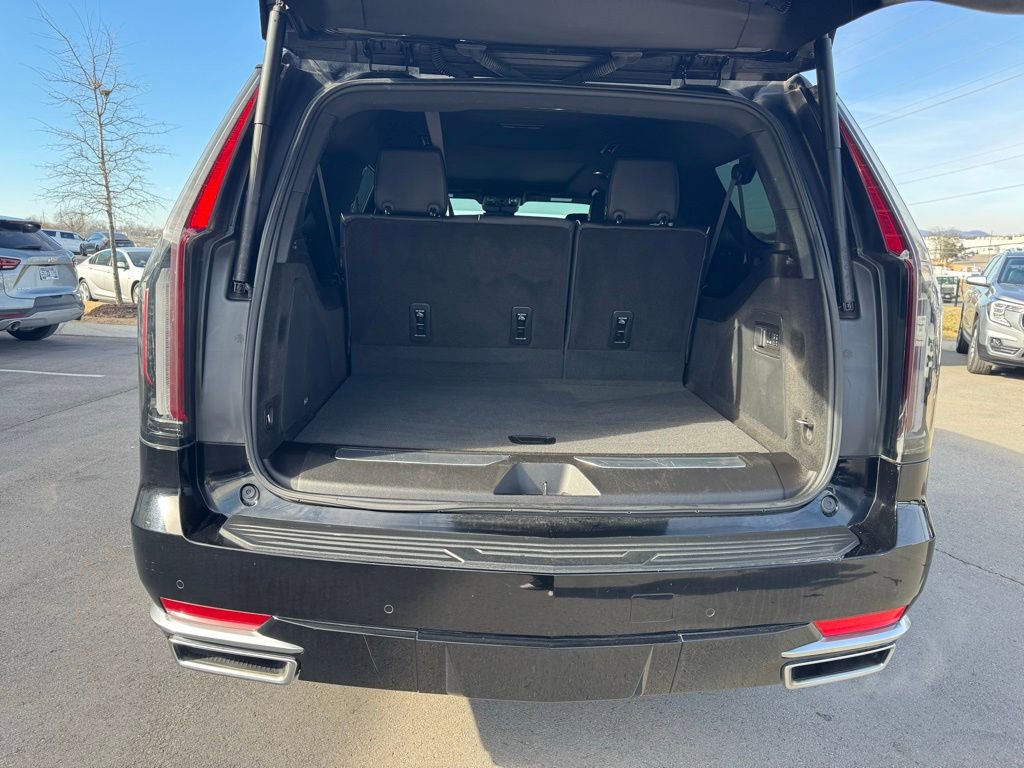 Used 2024 Cadillac Escalade ESV Premium Luxury w/ Performance Package image 28