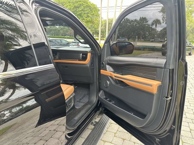 Used 2022 Ford Expedition Platinum AWD/4WD image 23