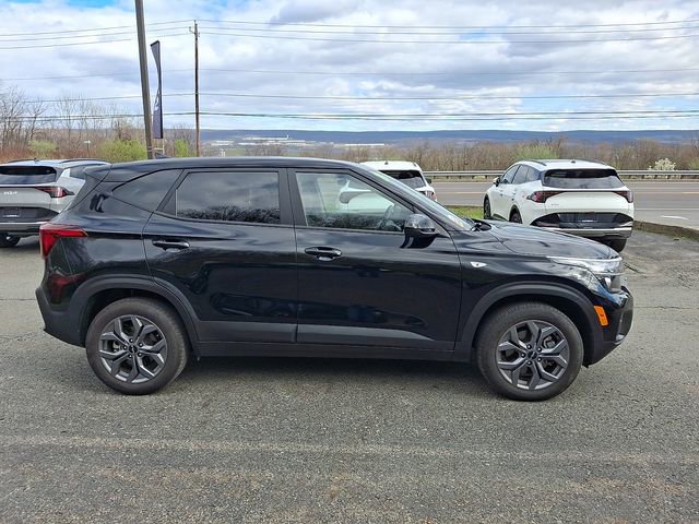 Certified 2024 Kia Seltos LX AWD/4WD image 7