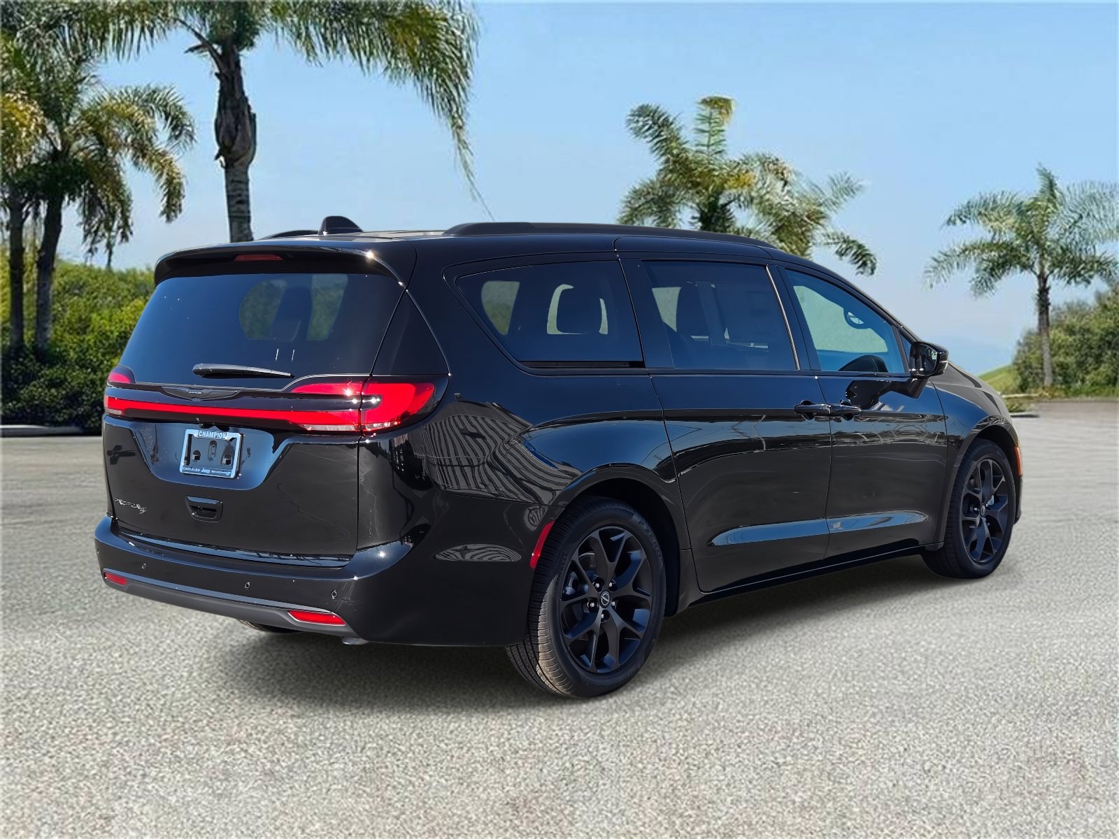 New 2026 Chrysler Pacifica Select w/ S Appearance Package image 4