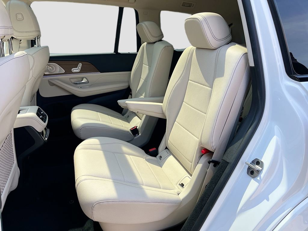 Used 2023 Mercedes-Benz GLS 450 4MATIC image 32
