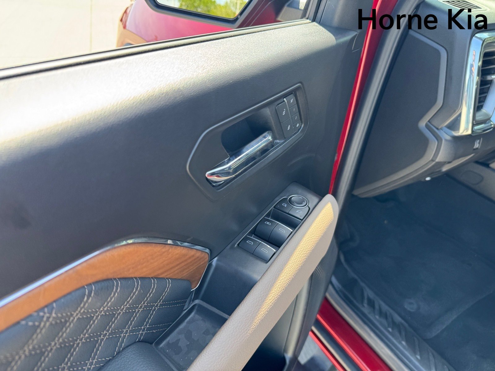 Used 2026 GMC Canyon Denali image 11