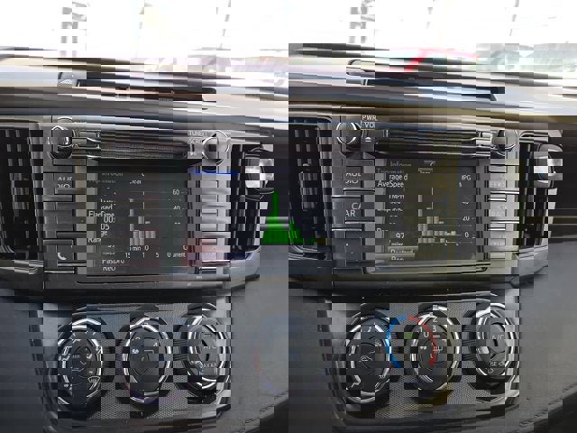 Used 2014 Toyota RAV4 LE AWD/4WD image 18