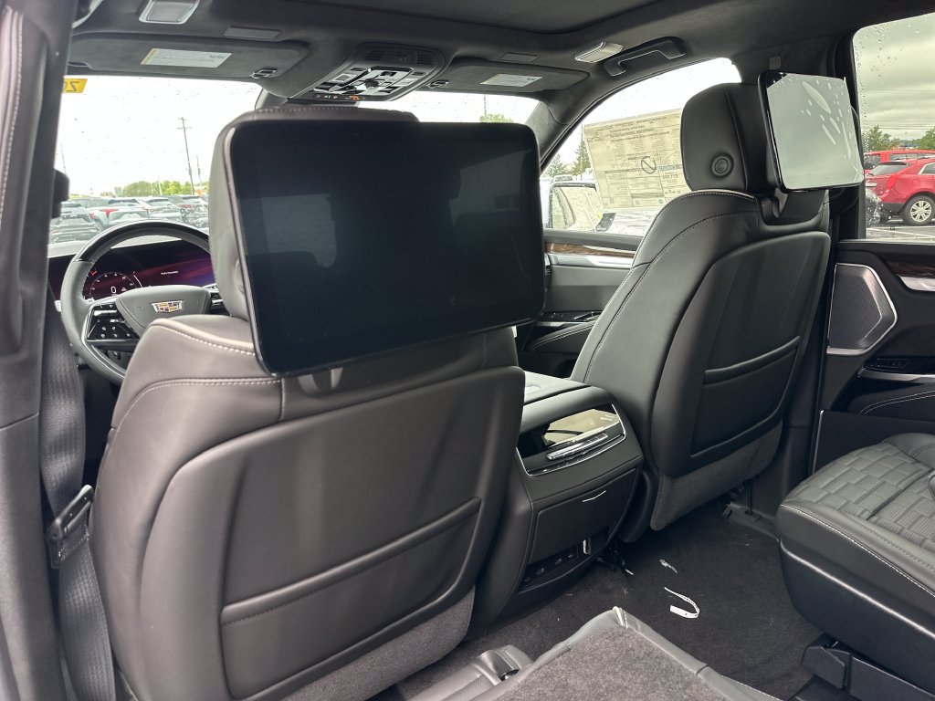 New 2026 Cadillac Escalade Platinum Sport w/ LPO, ONYX Package AWD/4WD image 16