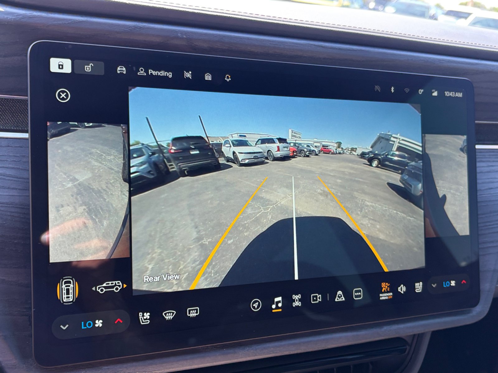 Used 2024 Rivian R1S Adventure AWD/4WD image 23