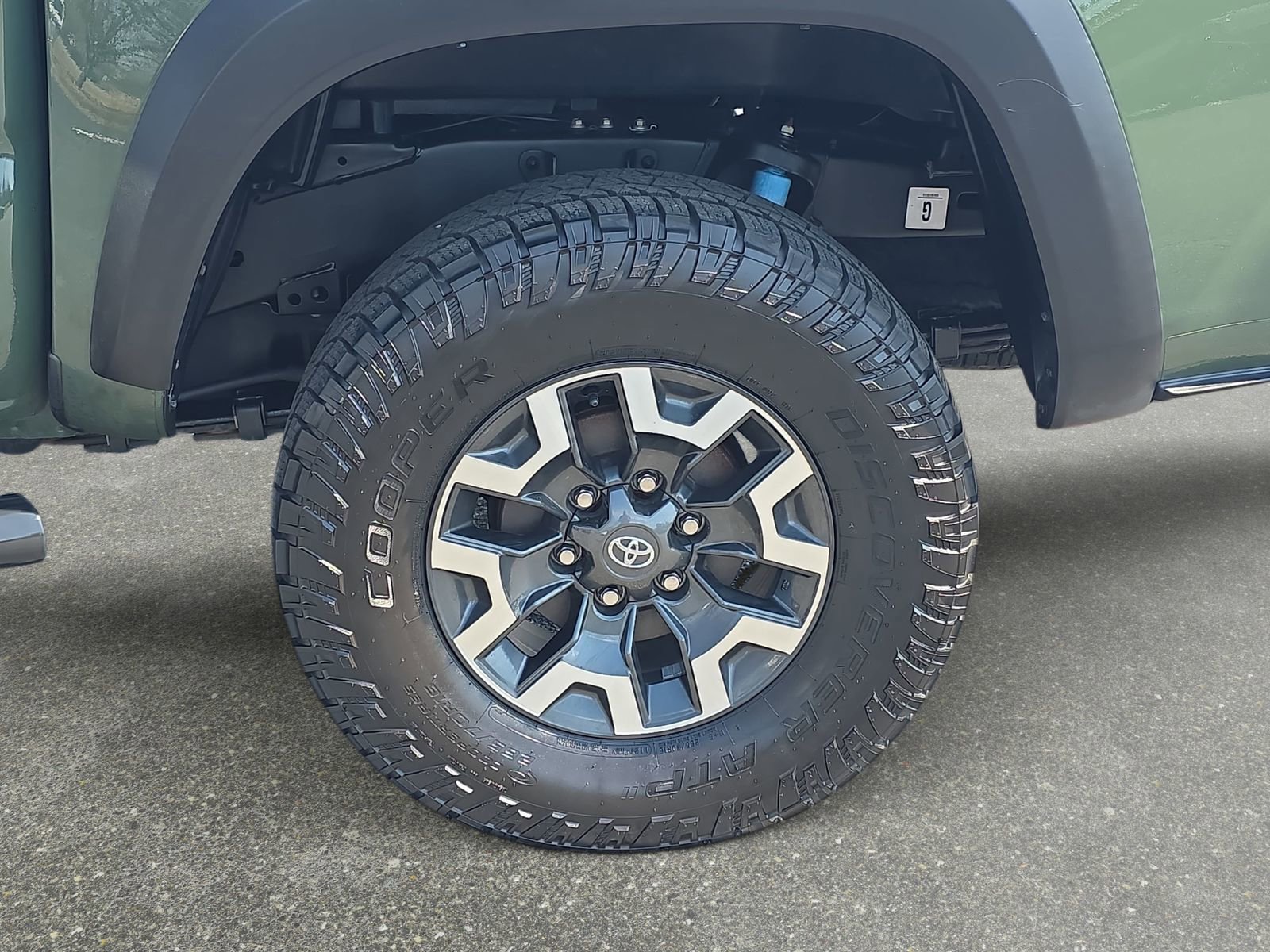 Used 2021 Toyota Tacoma TRD Off-Road image 32