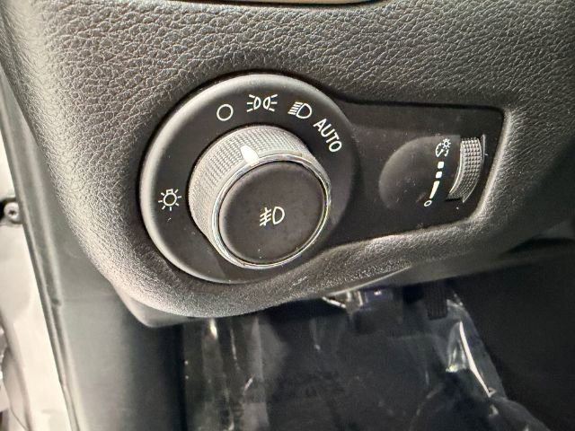Used 2018 Jeep Cherokee Latitude image 42