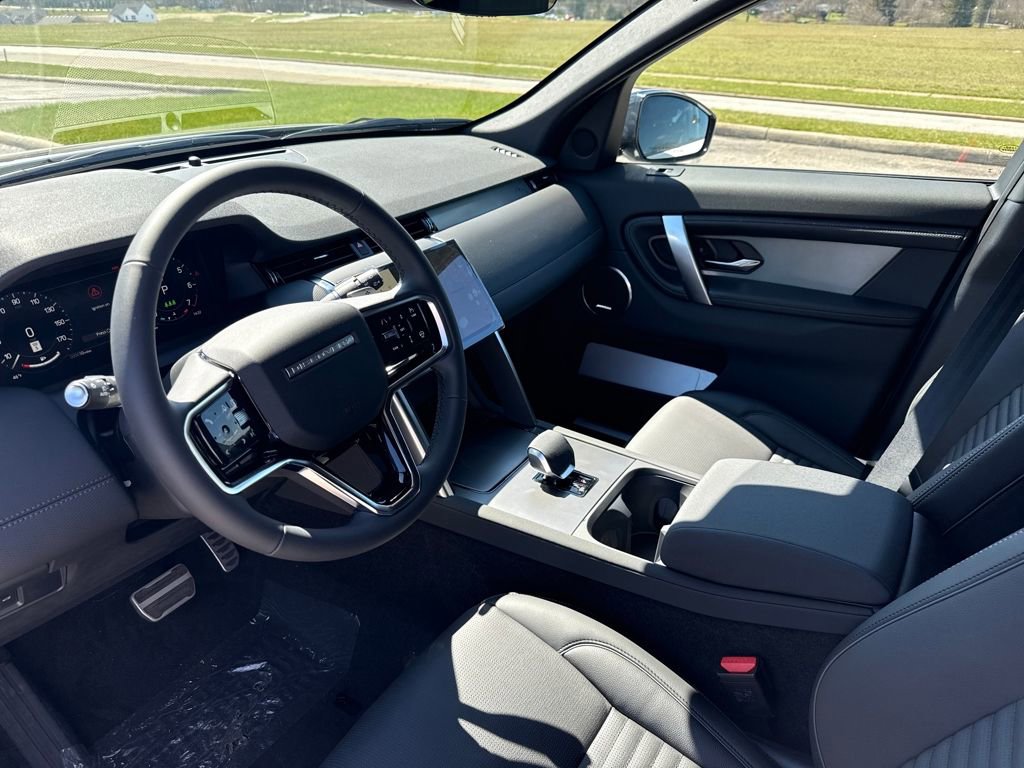New 2026 Land Rover Discovery Sport Landmark AWD/4WD image 12