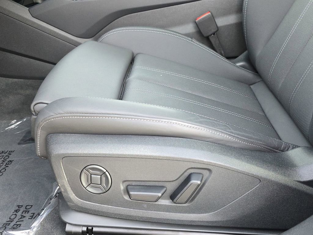 Certified 2025 Audi A6 e-tron Premium Plus w/ Premium Plus image 17