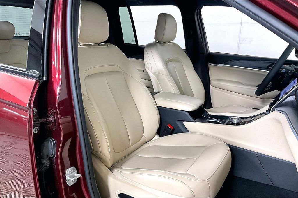 Used 2024 Jeep Grand Cherokee Limited image 7