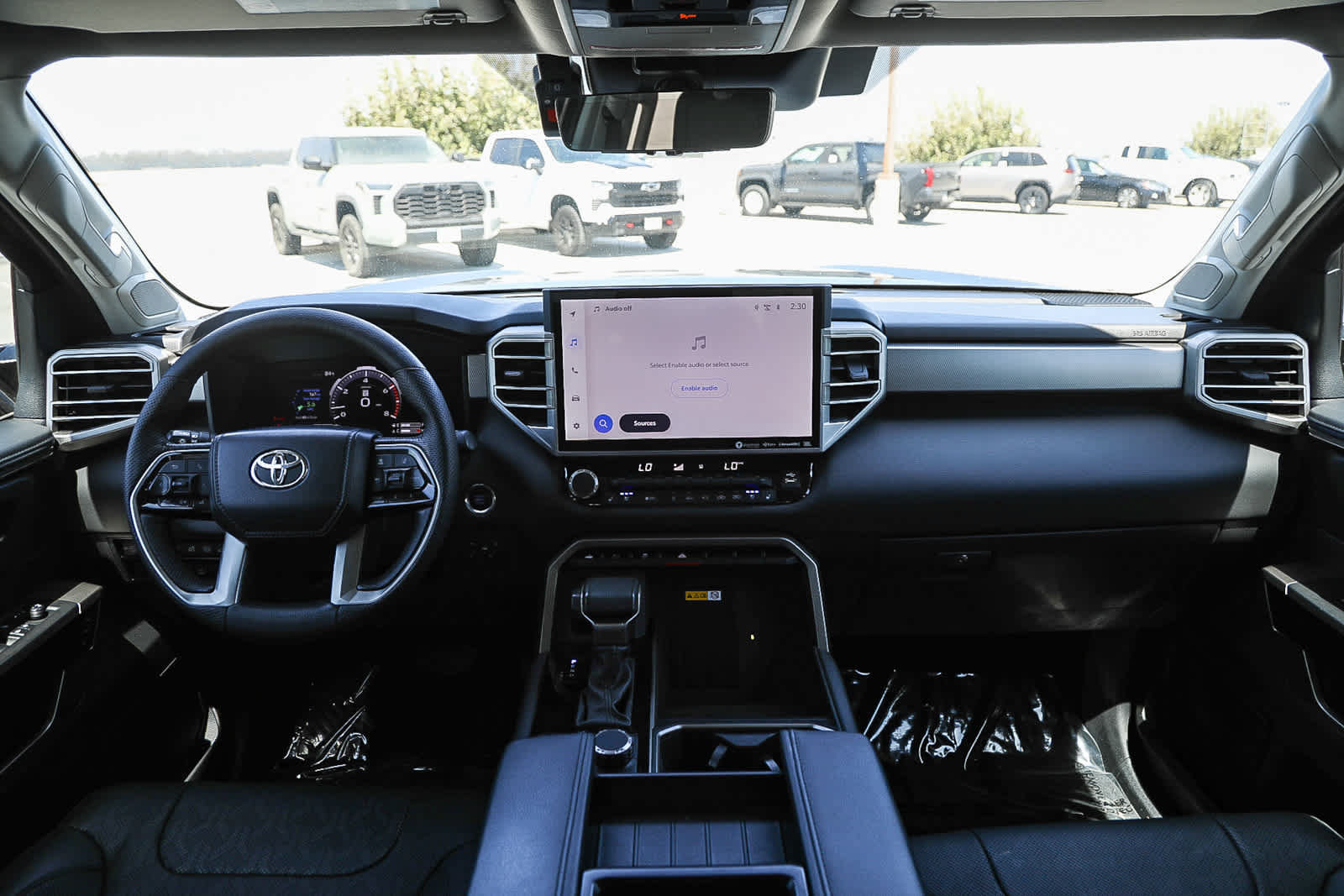 Used 2024 Toyota Tundra Limited AWD/4WD image 12