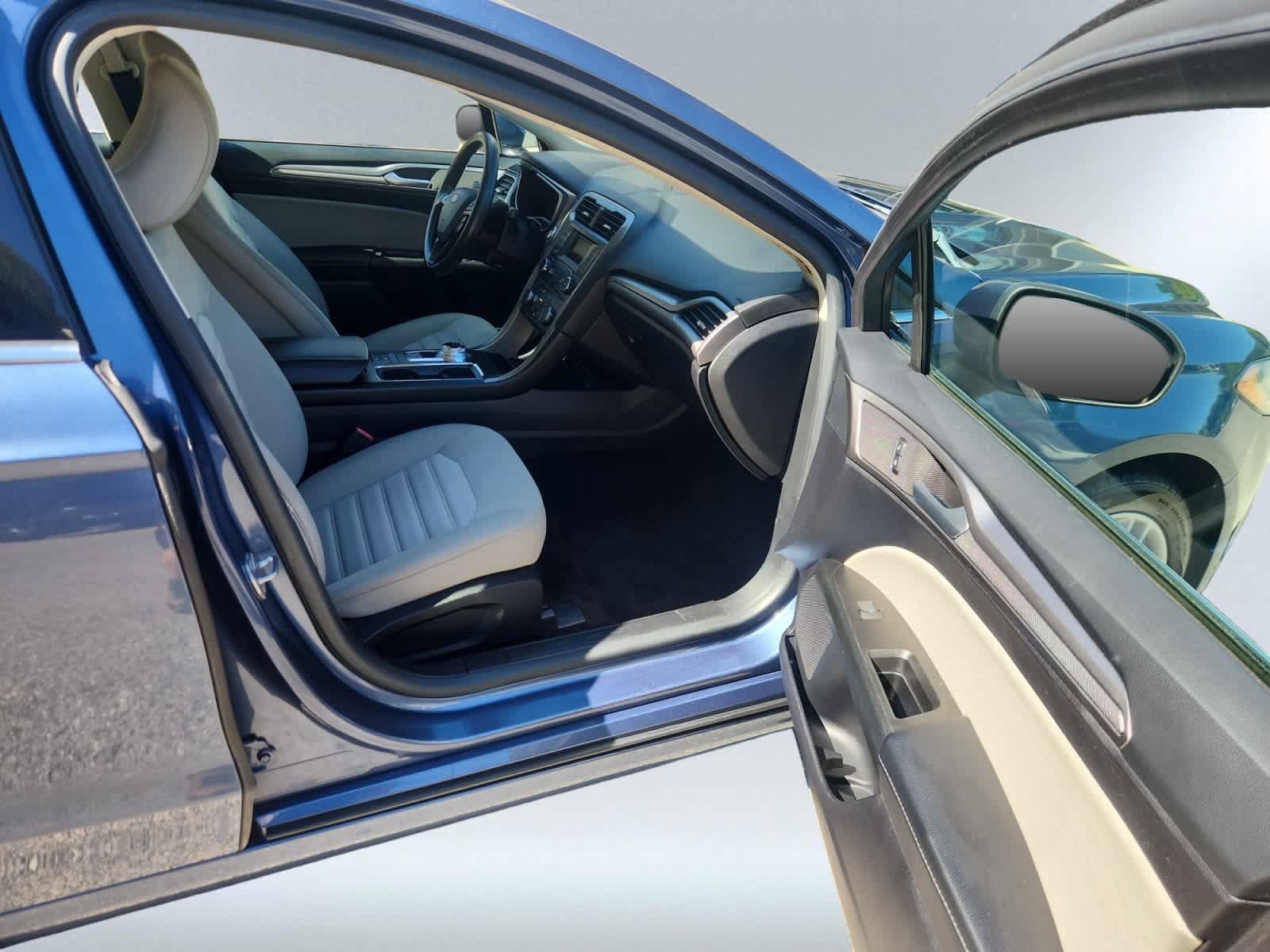 Used 2018 Ford Fusion S FWD image 15