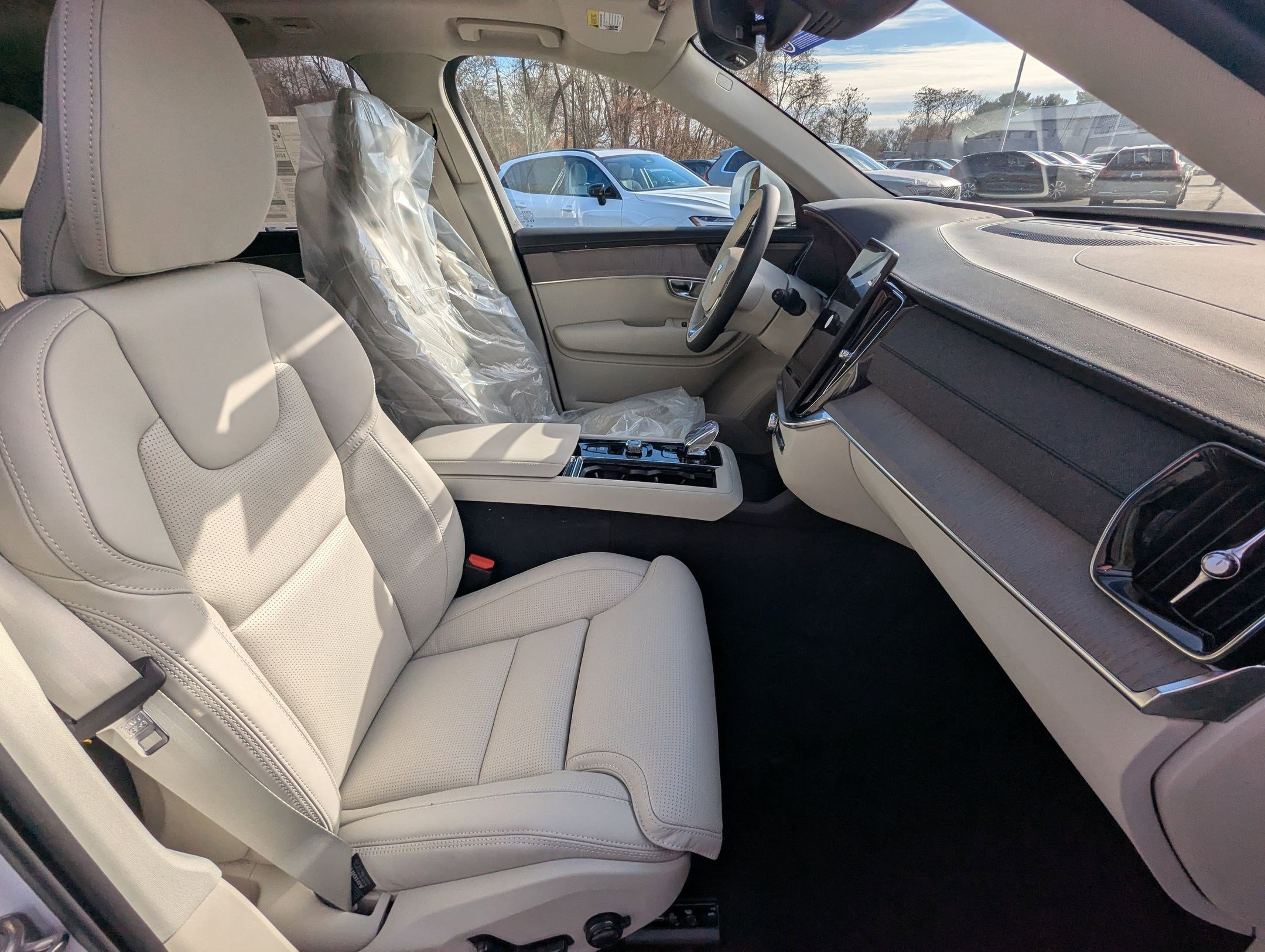 New 2026 Volvo XC90 B6 Ultra w/ Protection Package image 22