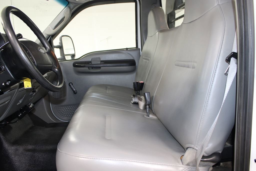 Used 2006 Ford F350 2WD Regular Cab DRW Super Duty image 14