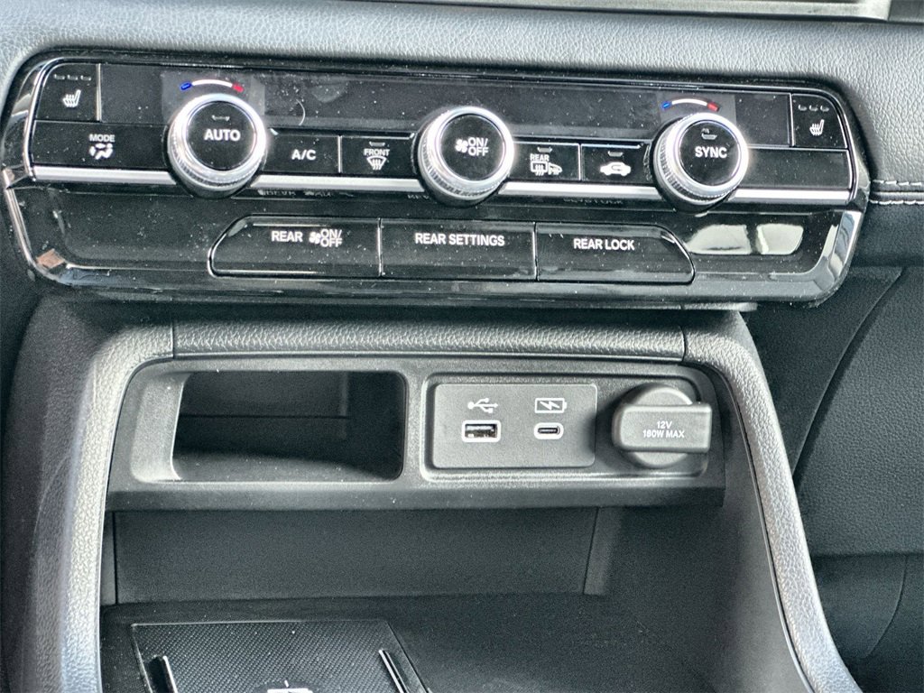 New 2025 Honda Pilot Touring image 17