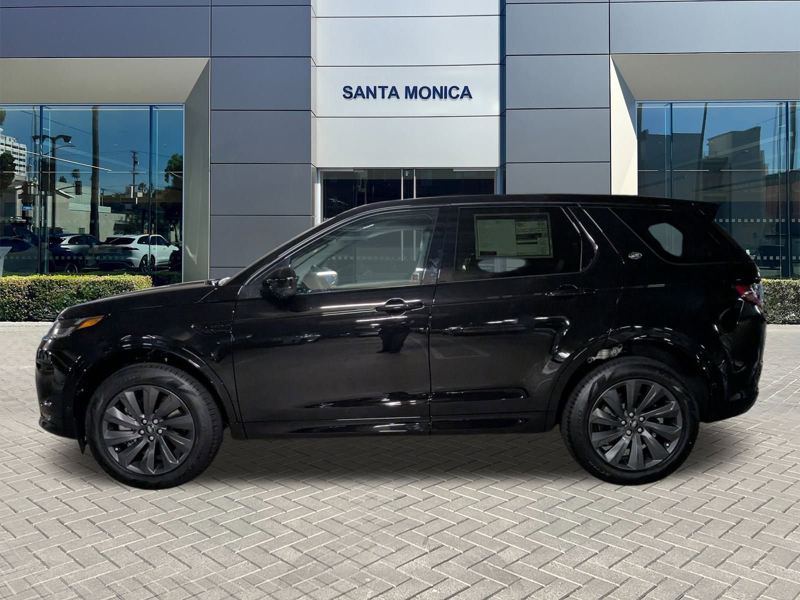 New 2025 Land Rover Discovery Sport S image 5