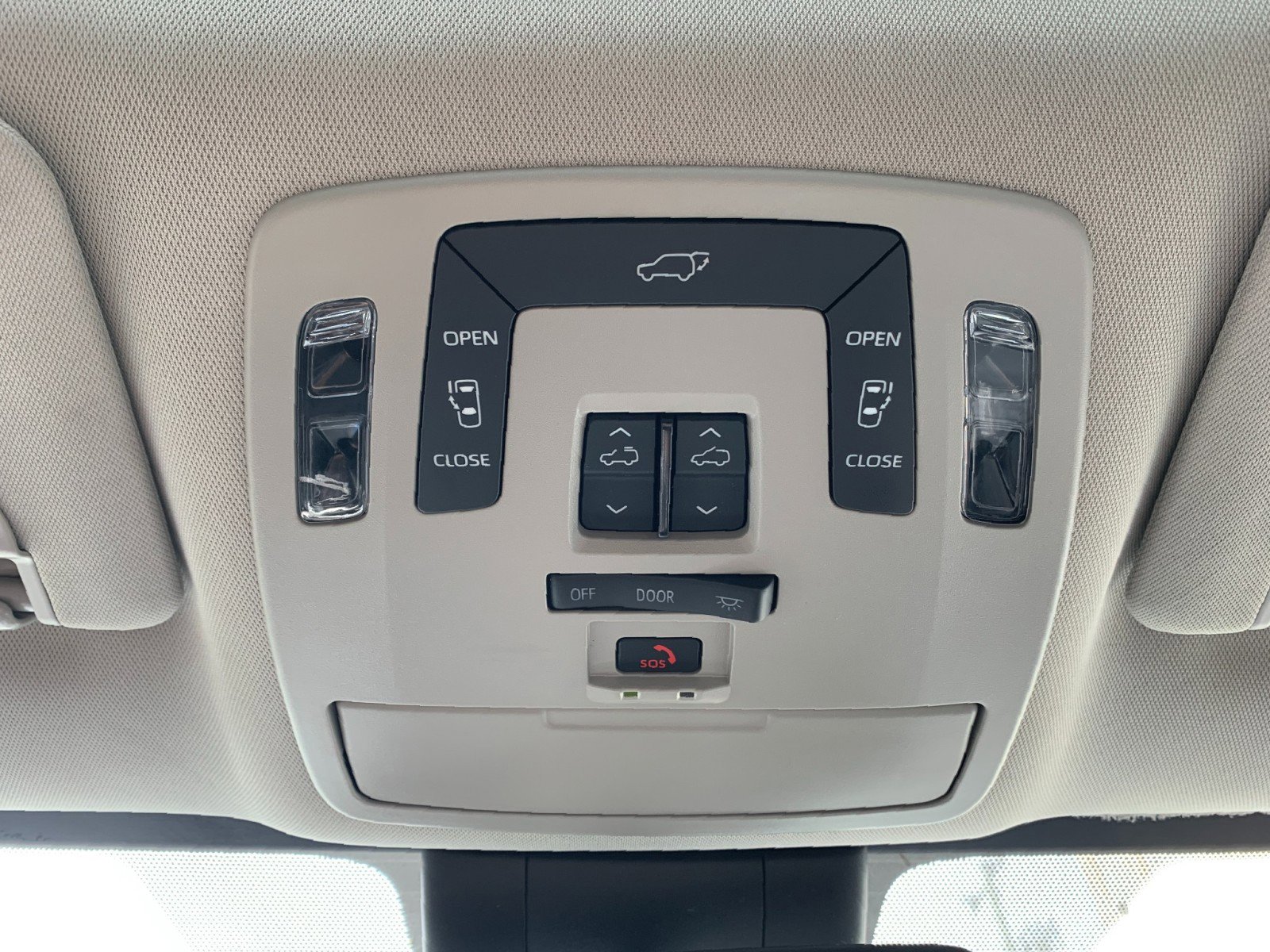 Used 2022 Toyota Sienna XLE AWD/4WD image 32