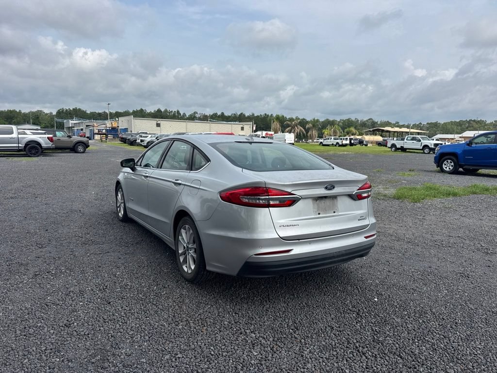 Used 2019 Ford Fusion SE FWD image 3