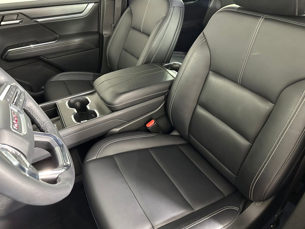 Used 2024 GMC Acadia Elevation image 26